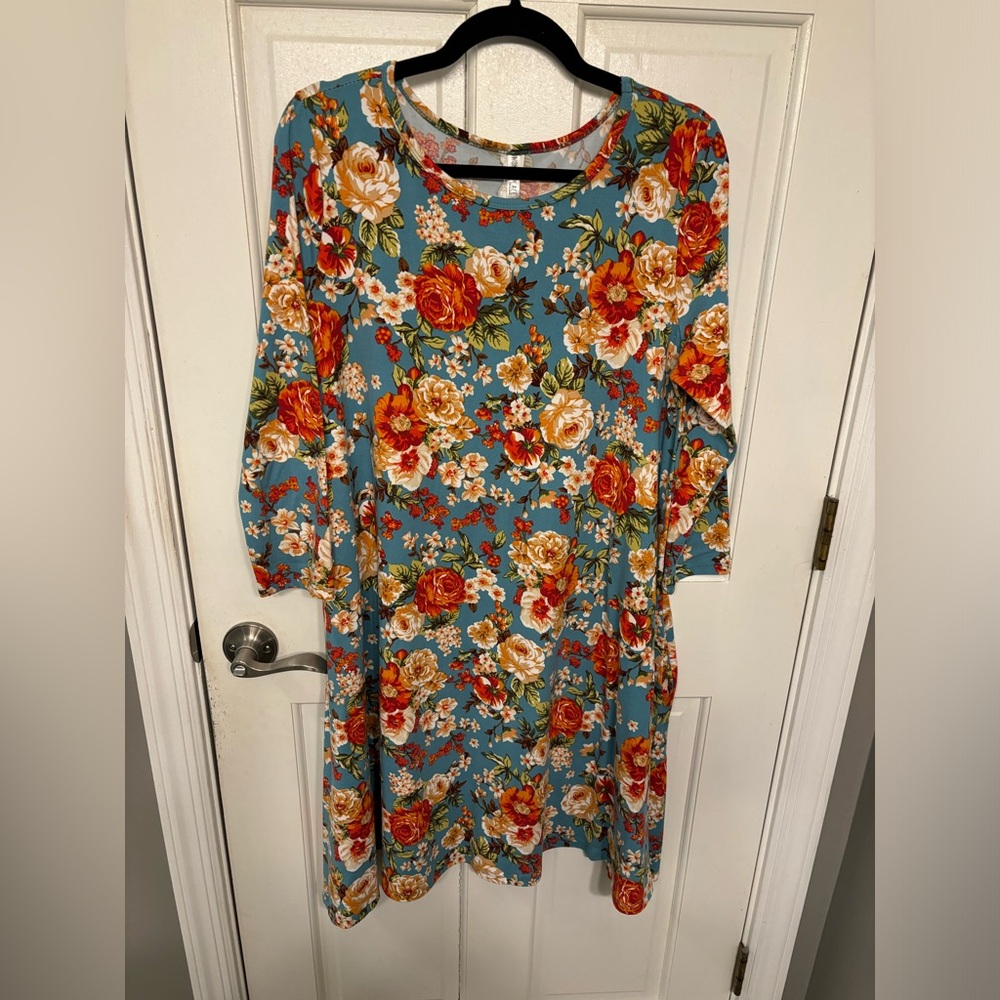 Honey & Lace Teal Green Floral Long Sleeve Dress with Pockets
Size Large